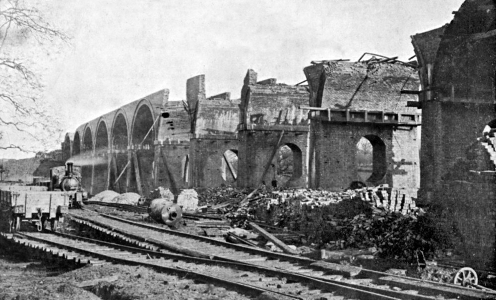 Toddington viaduct collapse B.jpg